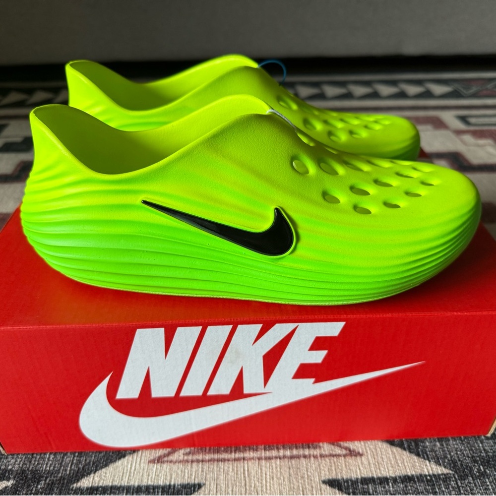 Nike ReactX Rejuven8 Green Strike HV5060-300 Size 10